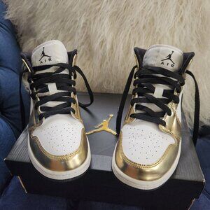 Air Jordan 1 Mid